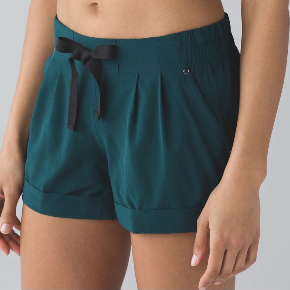 Lululemon Spring Break Away Short